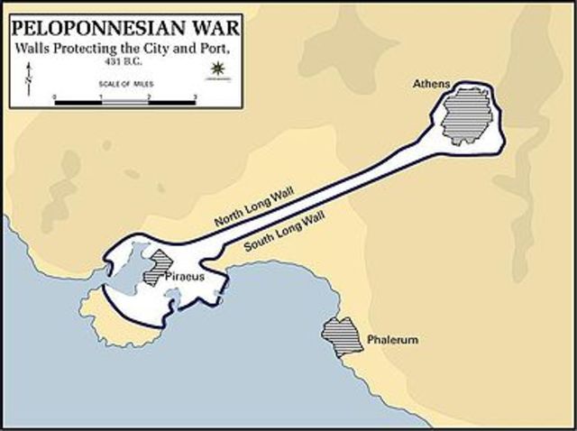 The Peloponnesian Wars begin
