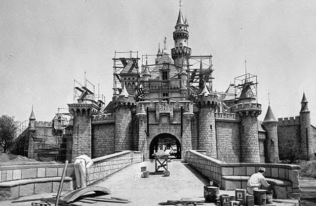 Inauguración de Disneyland