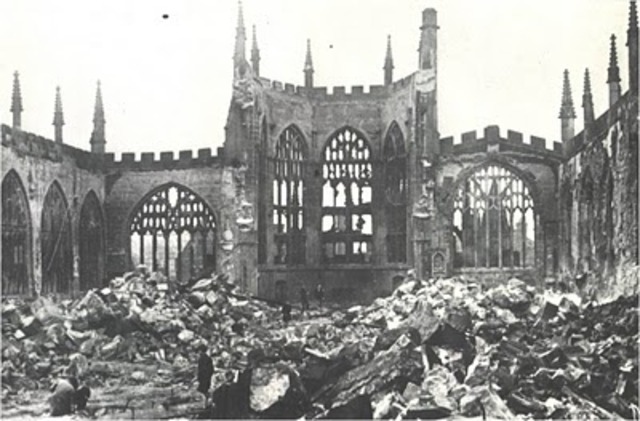BOMBARDEOS ALEMANES EN COVENTRY