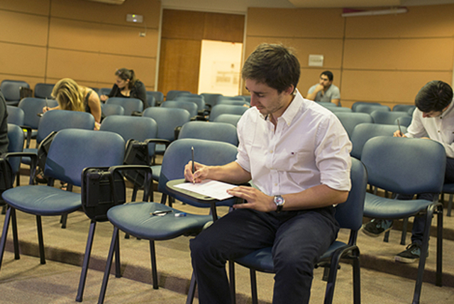 Se comenzó con el diseño de exámenes especializados para evaluar a los egresados de las instituciones de educación superior IES