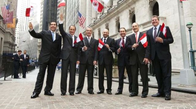Dionisio Romero Paoleti da el campanazo para iniciar actividades en Wall Street.