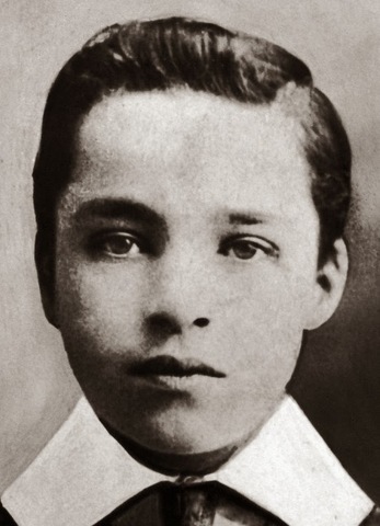 צ'ארלס ספנסר "צ'ארלי" צ'פלין נולד