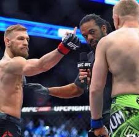 defeats Dennis Siver at UFC Fight Night: McGregor vs. Siver