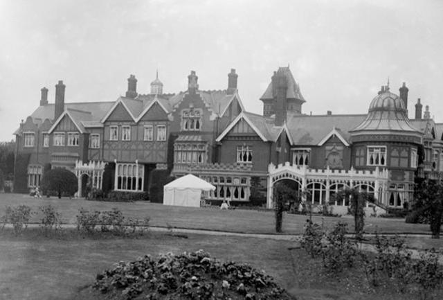 Alan Turing & The Enigma Code