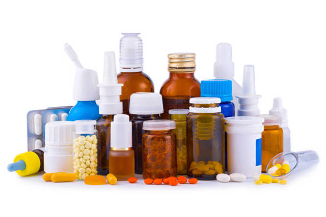 many types of medicine bottles