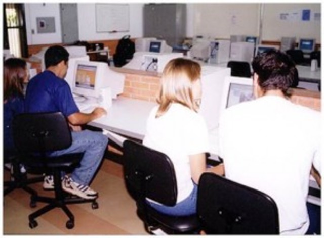 Grandes investimentos foram feitos na renovação dos computadores dos laboratórios