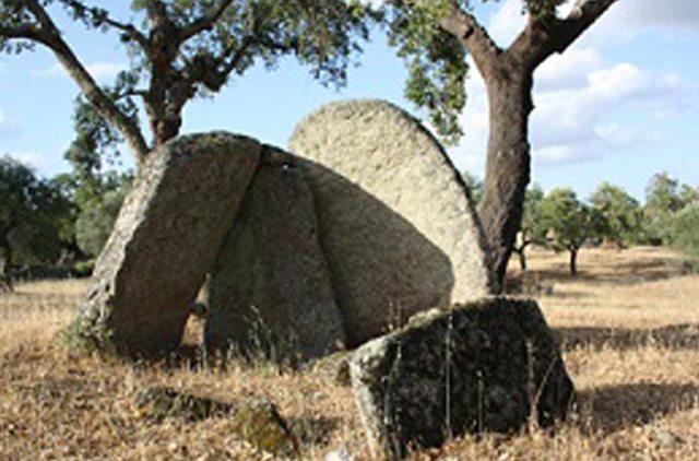 Conjunto dolménico de San Vicente de Alcántara