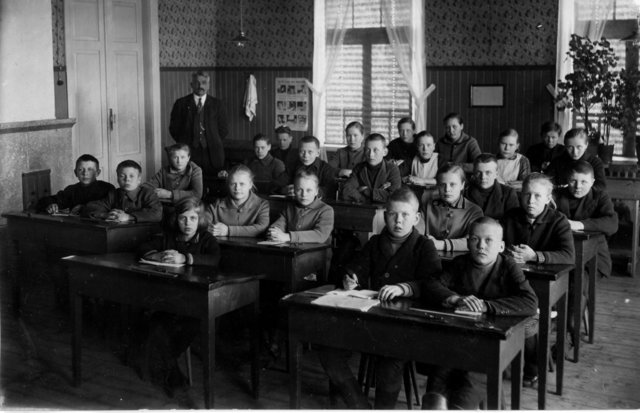 Folkskolan inrättas