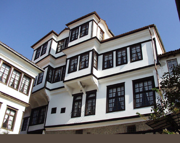 record of the % of different people living in Macedonia