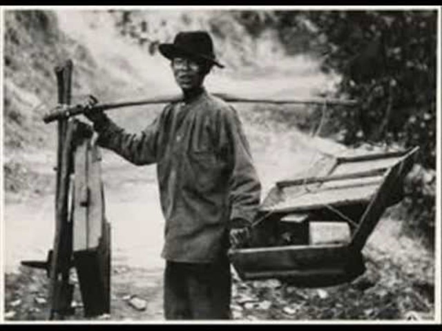 Chinese Begin Immigrating to California