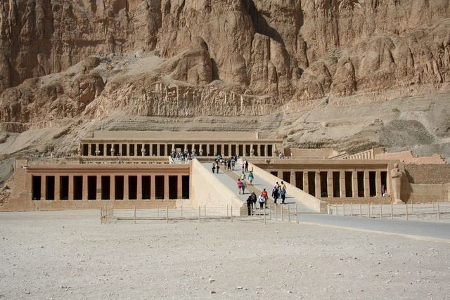 Hatshepsut begins work on Deir El-Bahri.