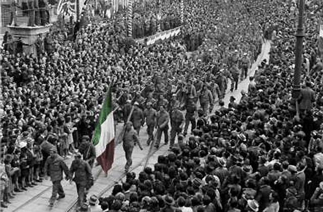 l'Italia entra in guerra.