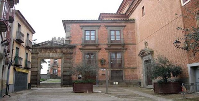 -	Iglesia Santa Marina.