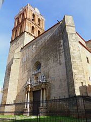 -	Iglesia o Parroquia de Santa María de la Candelaria.