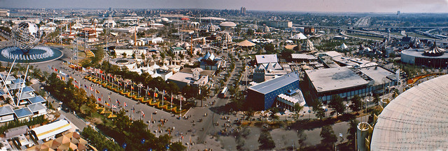 New York World’s Fair Begins