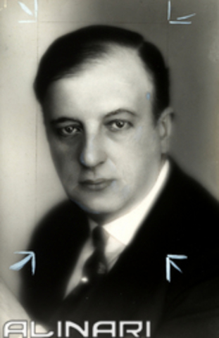 Piaf met Louis Leplée