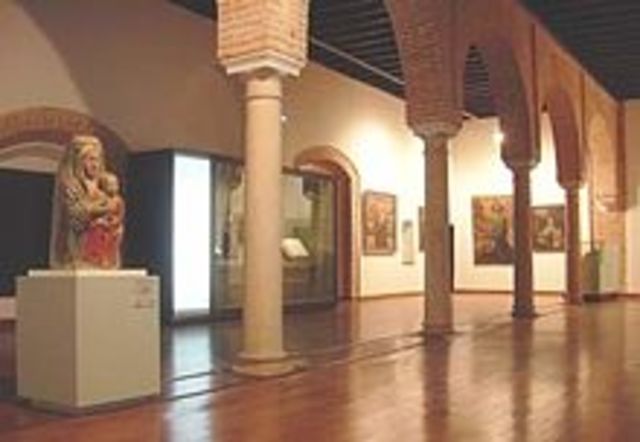 - Museo Santa Clara.