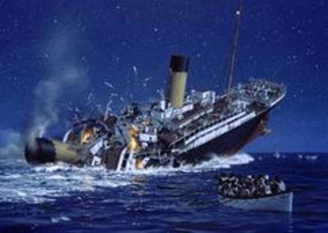 Titanic Sinks