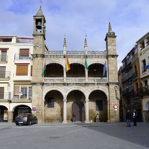 PALACIO MUNICIPAL-CASA CONSISTORIAL-PLAZA MAYOR- EL ABUELO MAYORGA