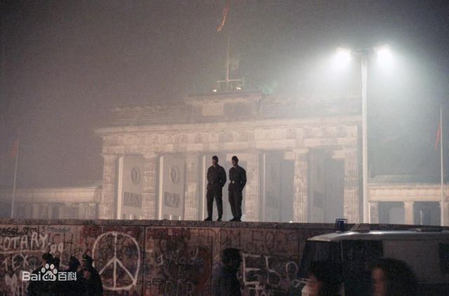 creation of the berlin wall