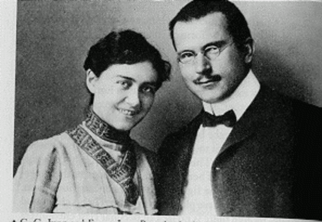 Jung se casa con Emma Rauschenbach