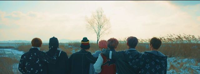 Новый альбом,вошедший в американский чарт Bilboart.  2017: Wings: You Never Walk Alone и Love Yourself