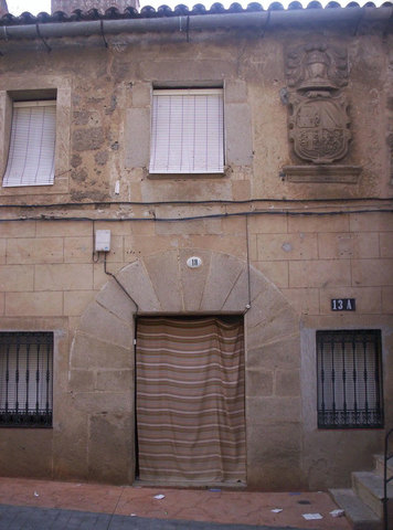 Casas-Palacios de Gonzalo de la Plata y Carvajal e Isabel Salgado Llamado también palacio de la conquista o de los grandes de Herrera.