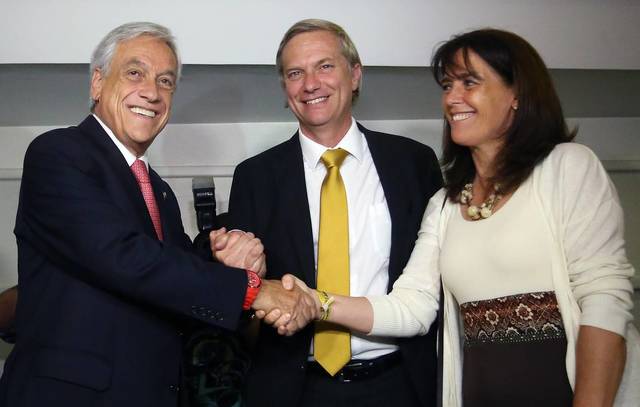 Evangélicos entregan su apoyo a Sebastián Piñera