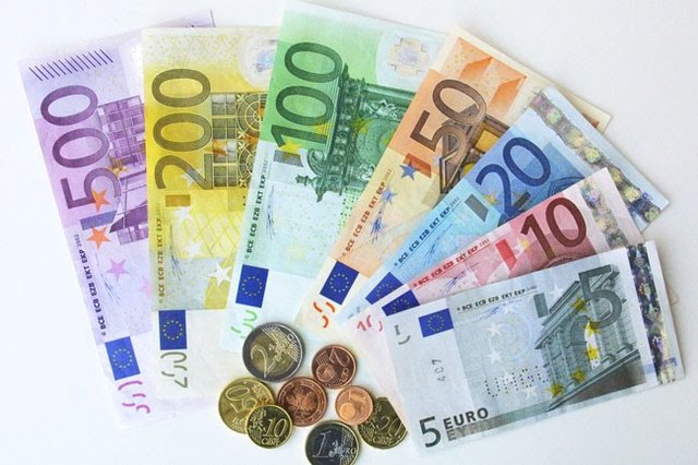 Price Controls are Enacted to aidd the sans-culotte and mobilize the war effort