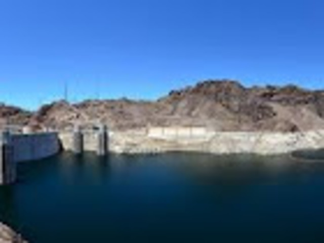 Arrives @ Lake Mead