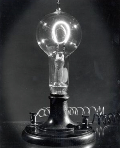 Thomas Edison Improves the Light bulb