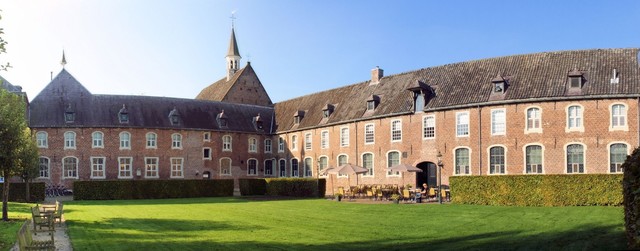 Benedictijnen in klooster