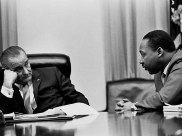 president johnson signed the civil rights act of 1964