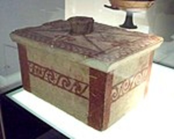 Cultura íbera (Caja funeraria ibera hallada en Galera.)