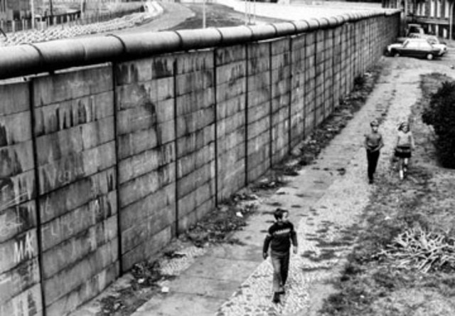 Berlinmuren bygd