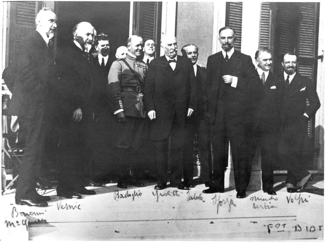 Giolitti firma il trattato di Rapallo