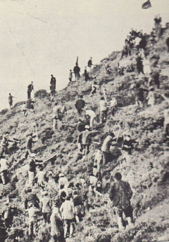 Masse di contadini occupano terre nella campagna romana