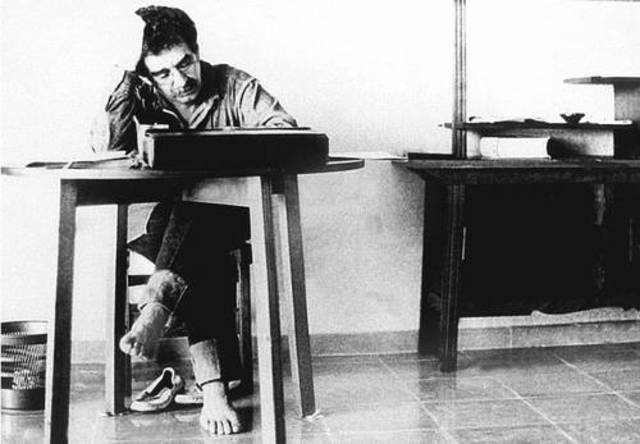 Comienza sus estudios secundarios en San José