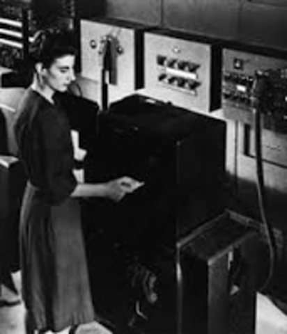 EVELYN BEREZIN CREÓ EL PRIMER ORDENADOR DE OFICINA