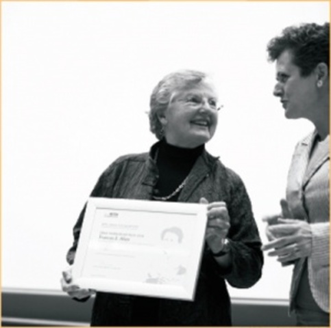 FRANCES E. ALLEN GANA EL PREMIO TURING