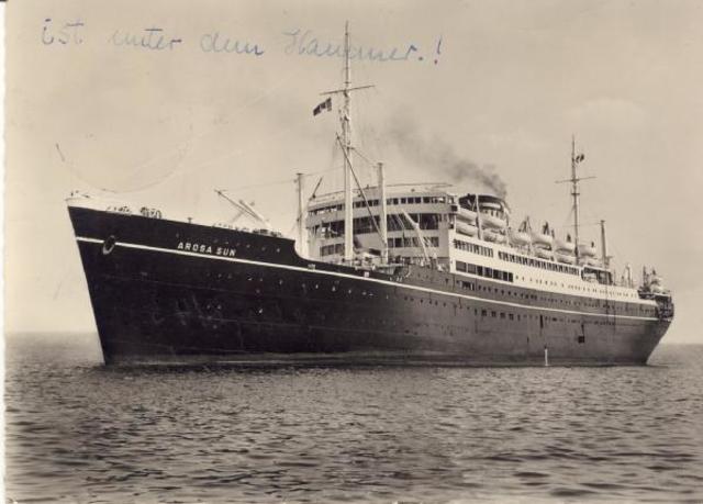 First Hungarian refugees come to Canada