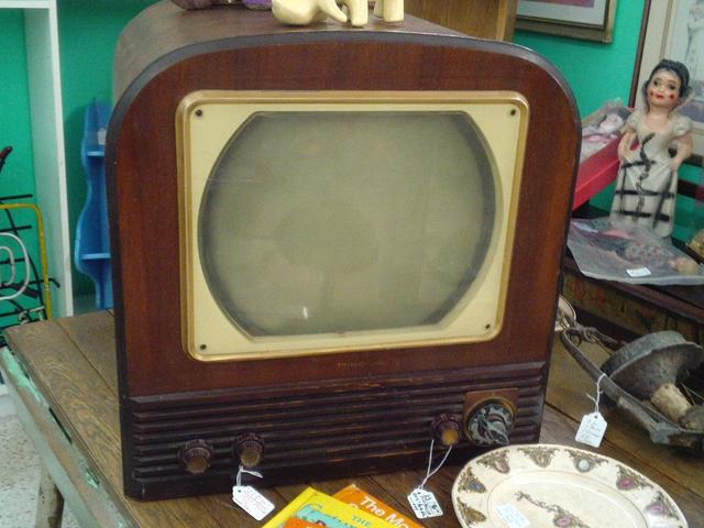 1934 University of Iowa Broadcasts Courses by Television.