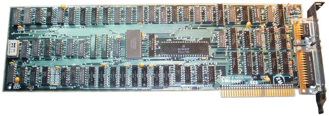 IBM desarrolla la tarjeta MDA.