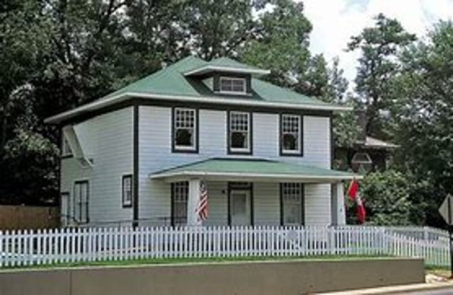 Bill Clinton is born