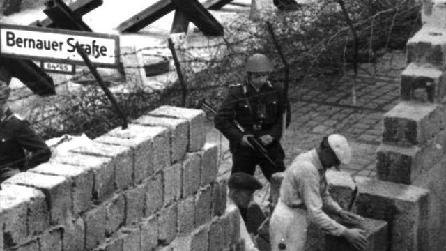 Berlinmuren satt opp