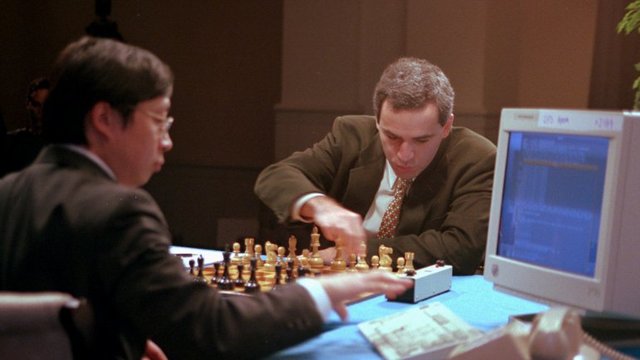 Duelo de ajedrez Gary Kasparov y el ordenador Deep Bloe