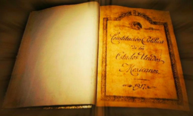 Se adoptó la constitución que hasta el día de hoy se sigue utilizando