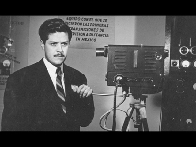 Se presenta la televisión a color.