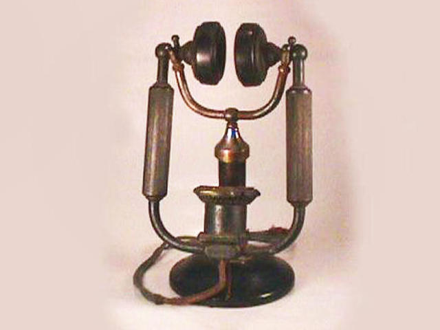 Magnavox anti-noise desk set