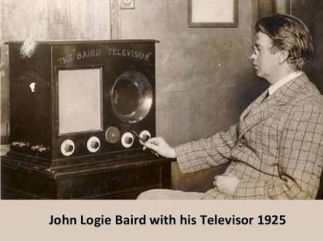 El 26 de enero de 1926, el ingeniero e inventor escocés John Logie Baird invento el primer dispositivo capaz de mostrat imagenes en movimiento.